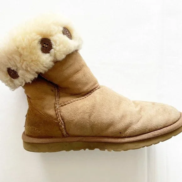 Women’s / Teen’s UGG Fold Over Boots Size 6 - Picture 4 of 11